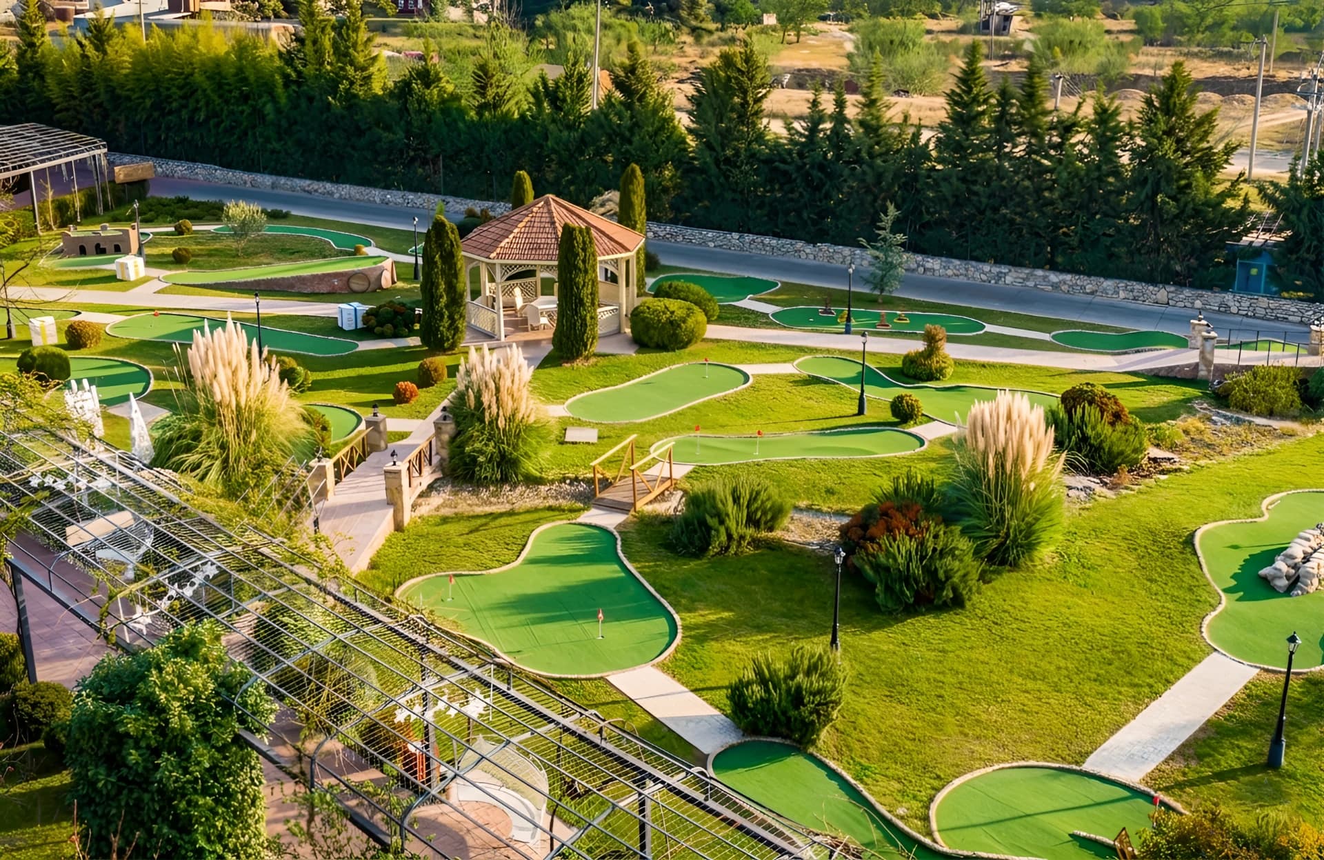 The landscaped grounds and gardens at Ambassadori Kachreti